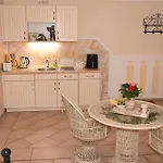 Rhodos Apartment *