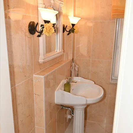 Rhodos Apartment *