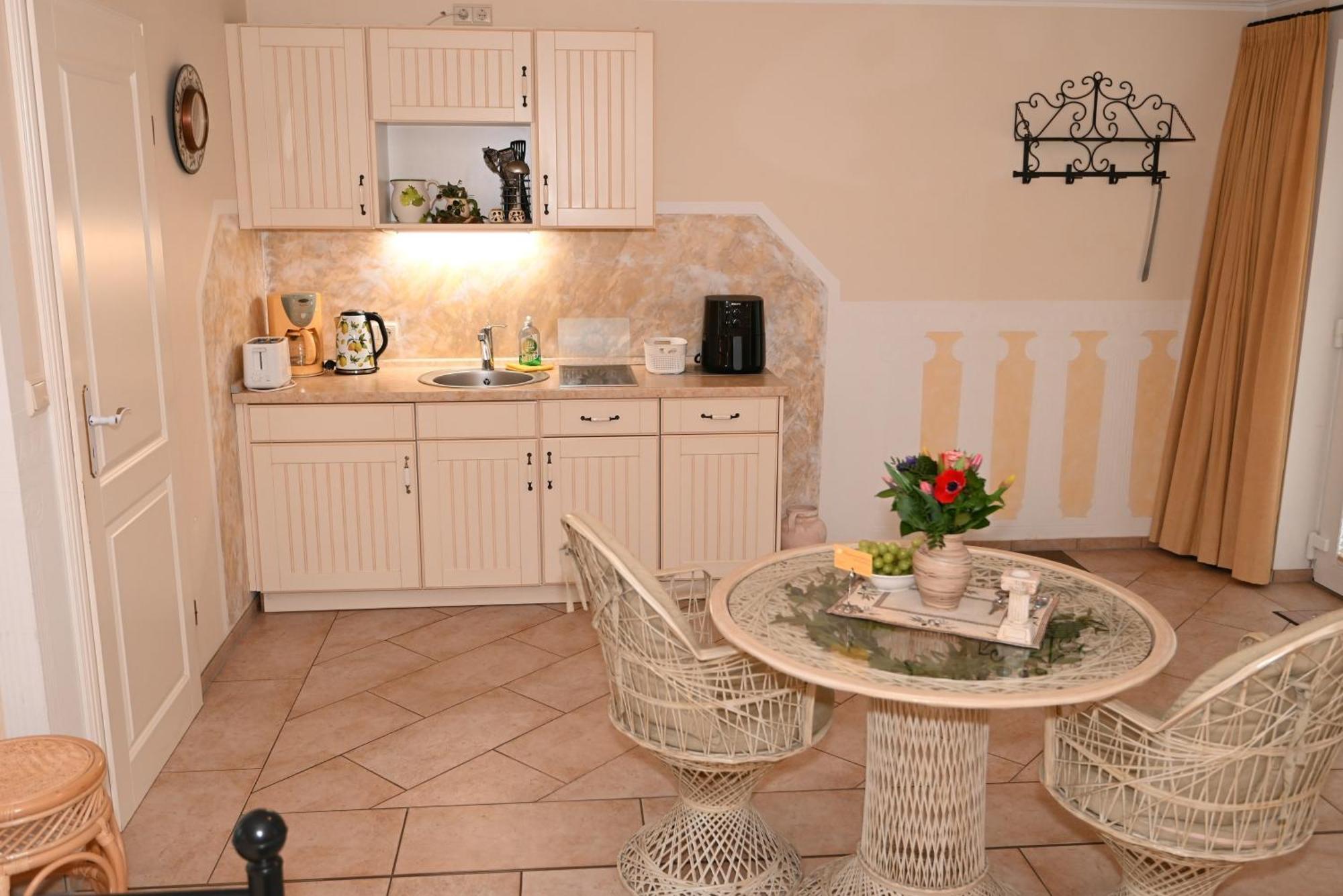 Rhodos Apartment *